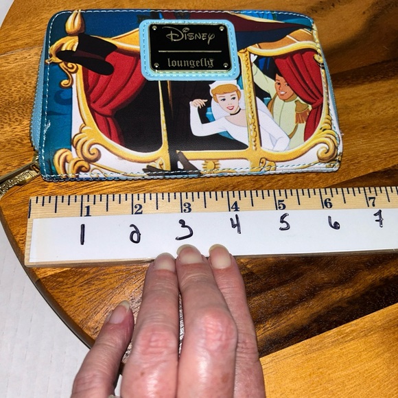 Disney Loungefly Cinderella Wallet - Picture 6 of 6